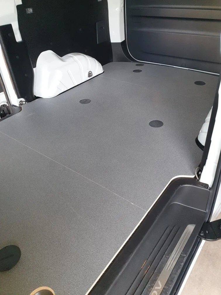 KRS LDV G10 Floor side view