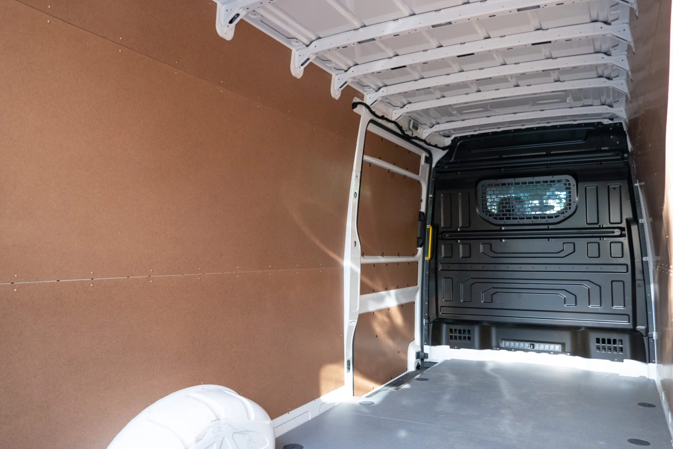 Volkswagen Crafter MY18+ Van Floor - Image 3