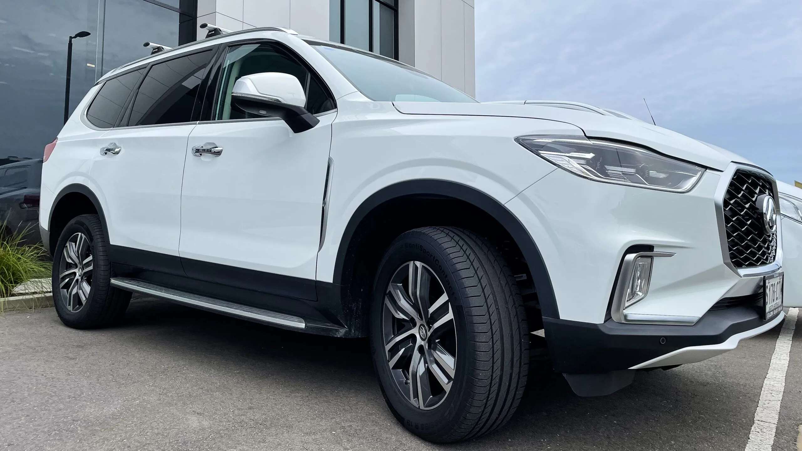 LDV D90 Roof Racks front view