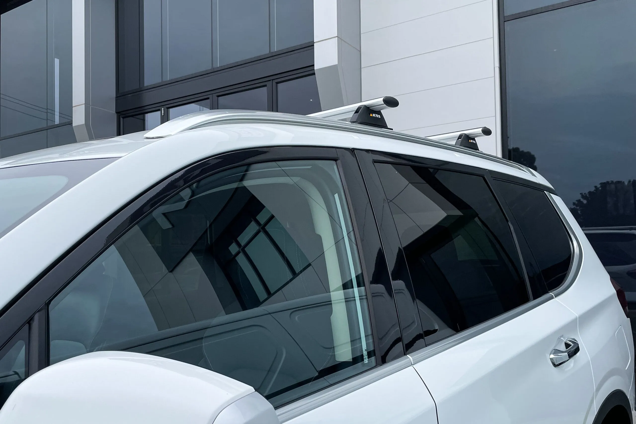 LDV D90 Roof Racks side view