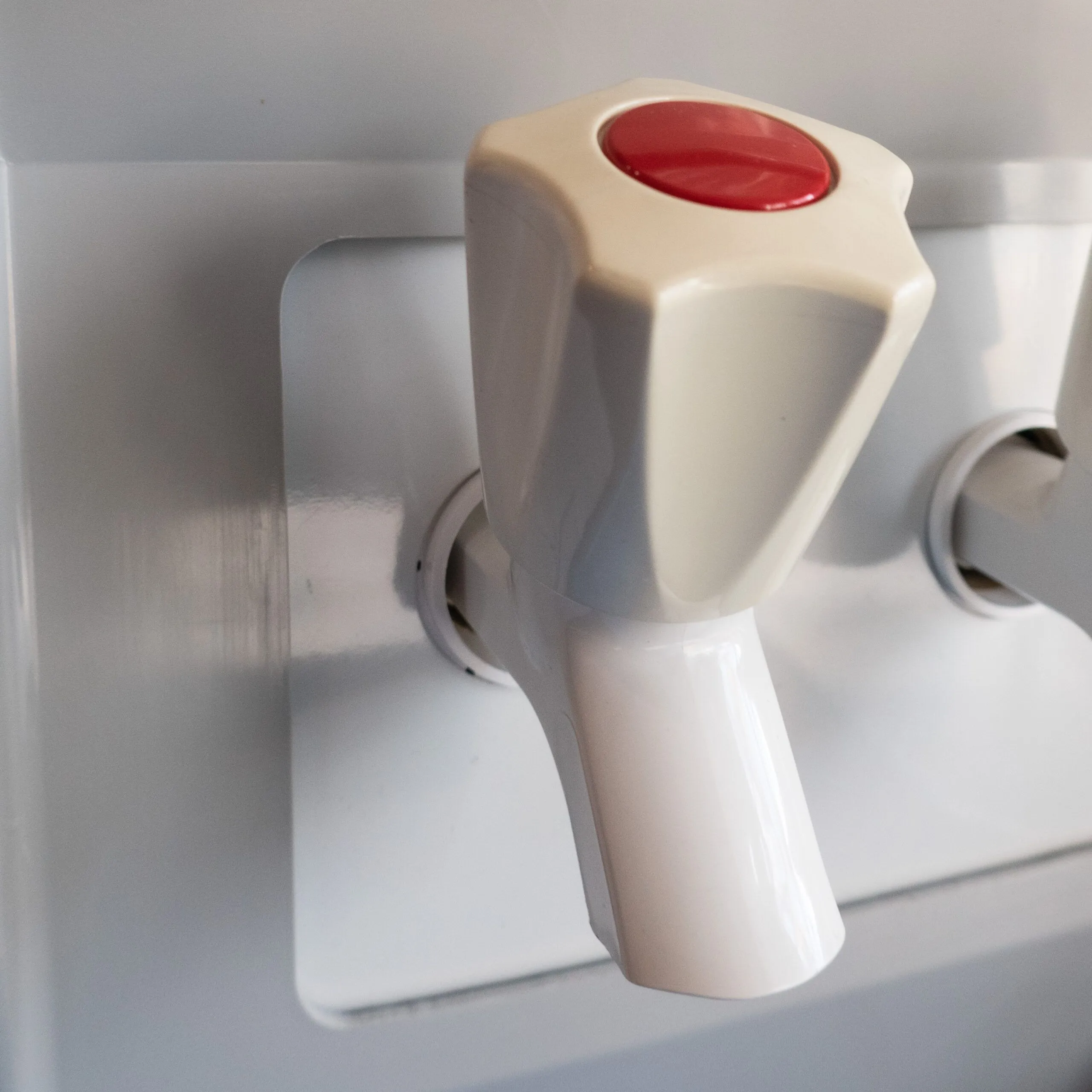 Handiwash/Miniwash Hot Tap