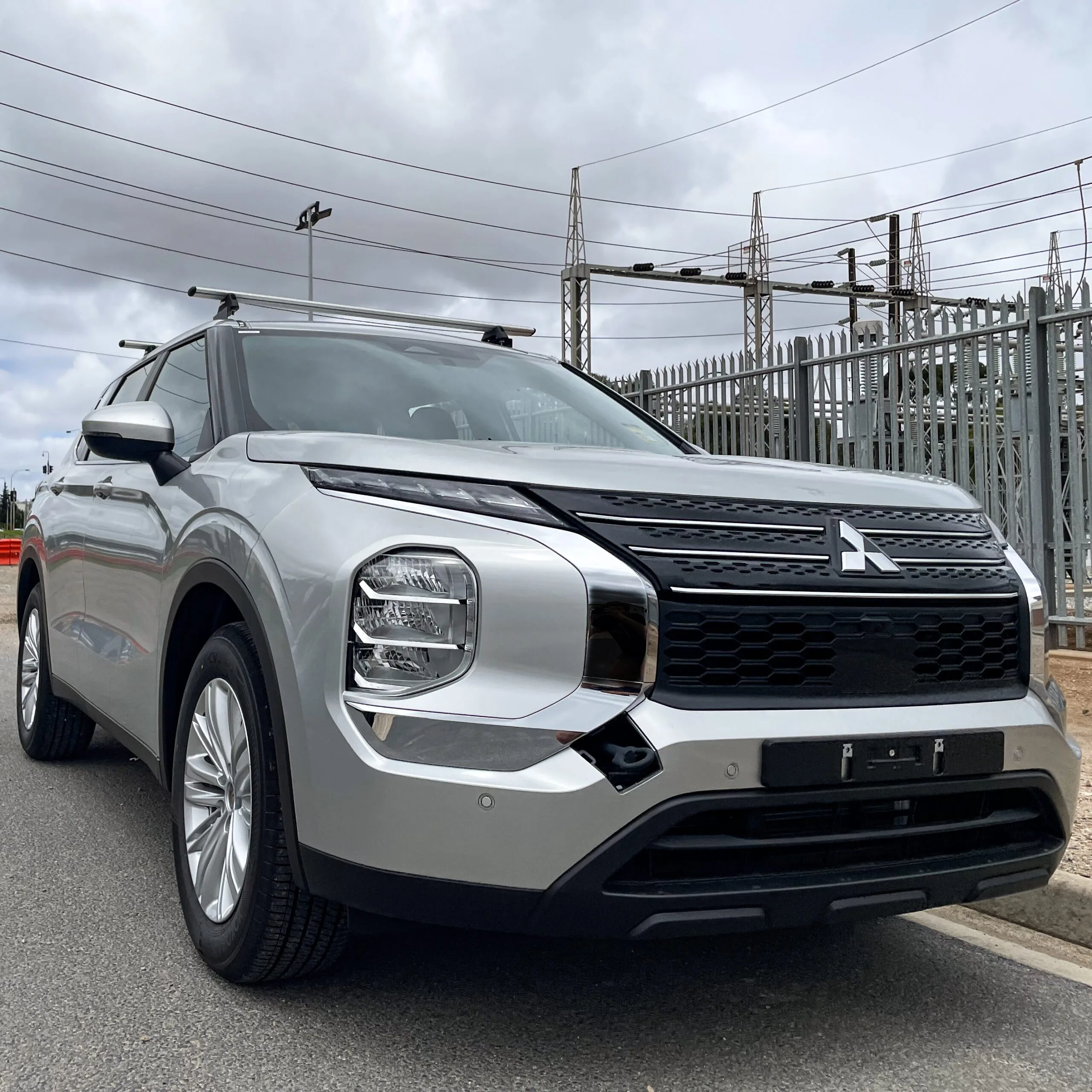 Mitsubishi Outlander ES MY21+ Roof Racks