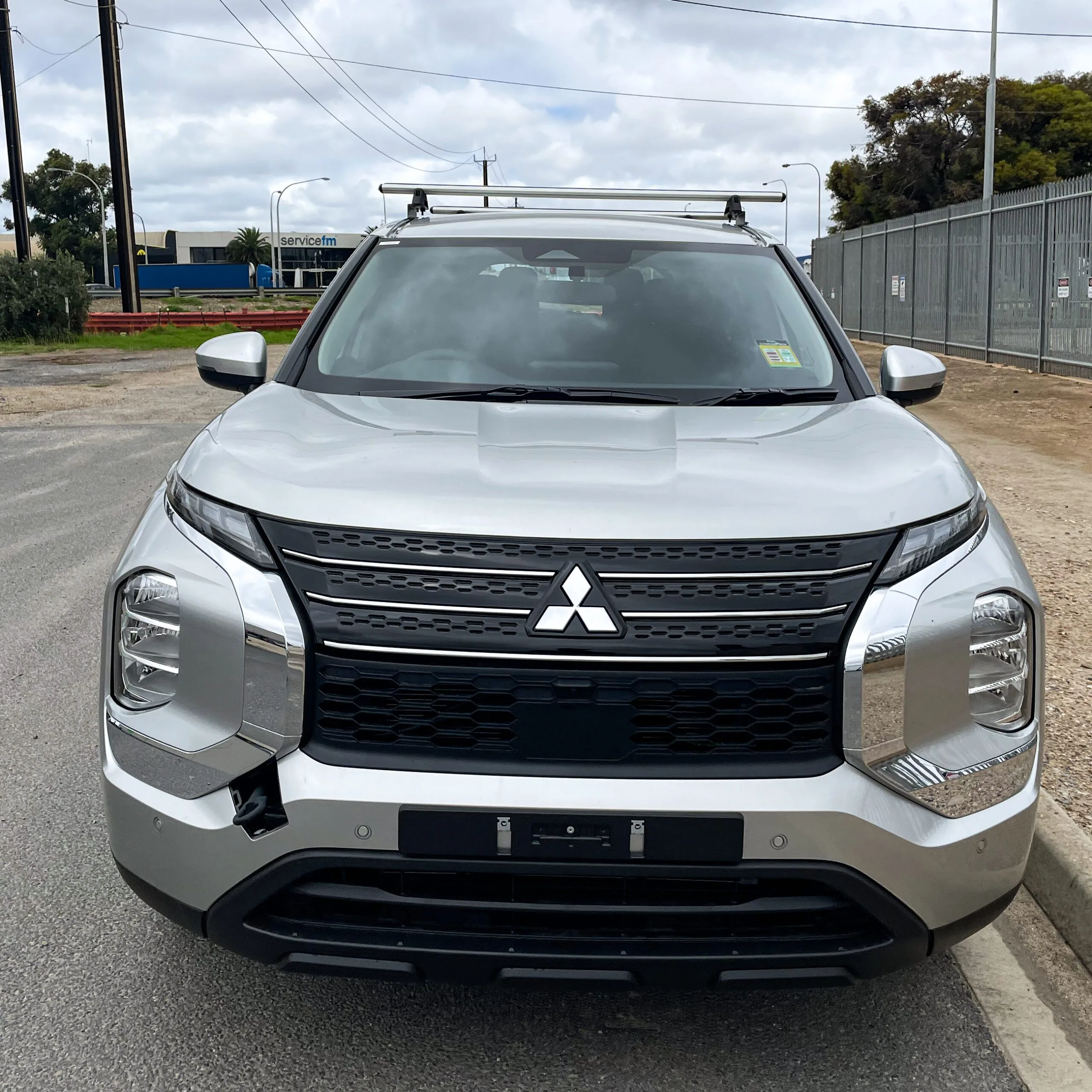 Mitsubishi Outlander ES MY21+ Roof Racks - Image 2