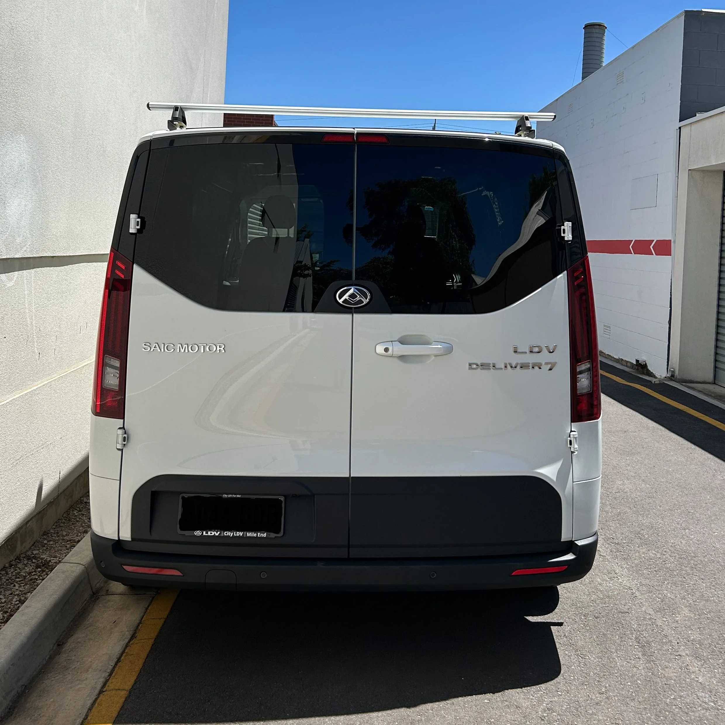 LDV Deliver7 MY24+ Roof Racks - Image 5