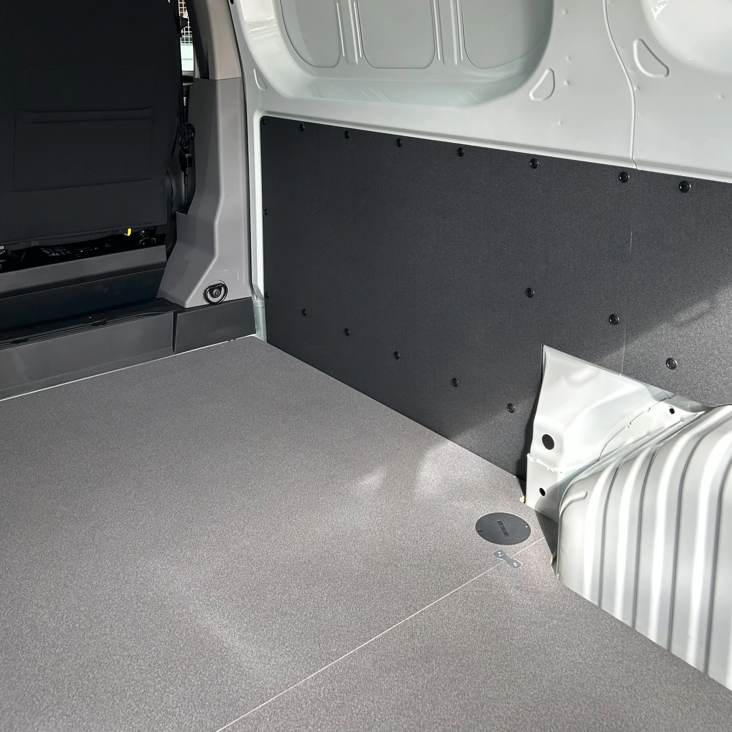 LDV Deliver7 Van Floor MY24+ - Image 14