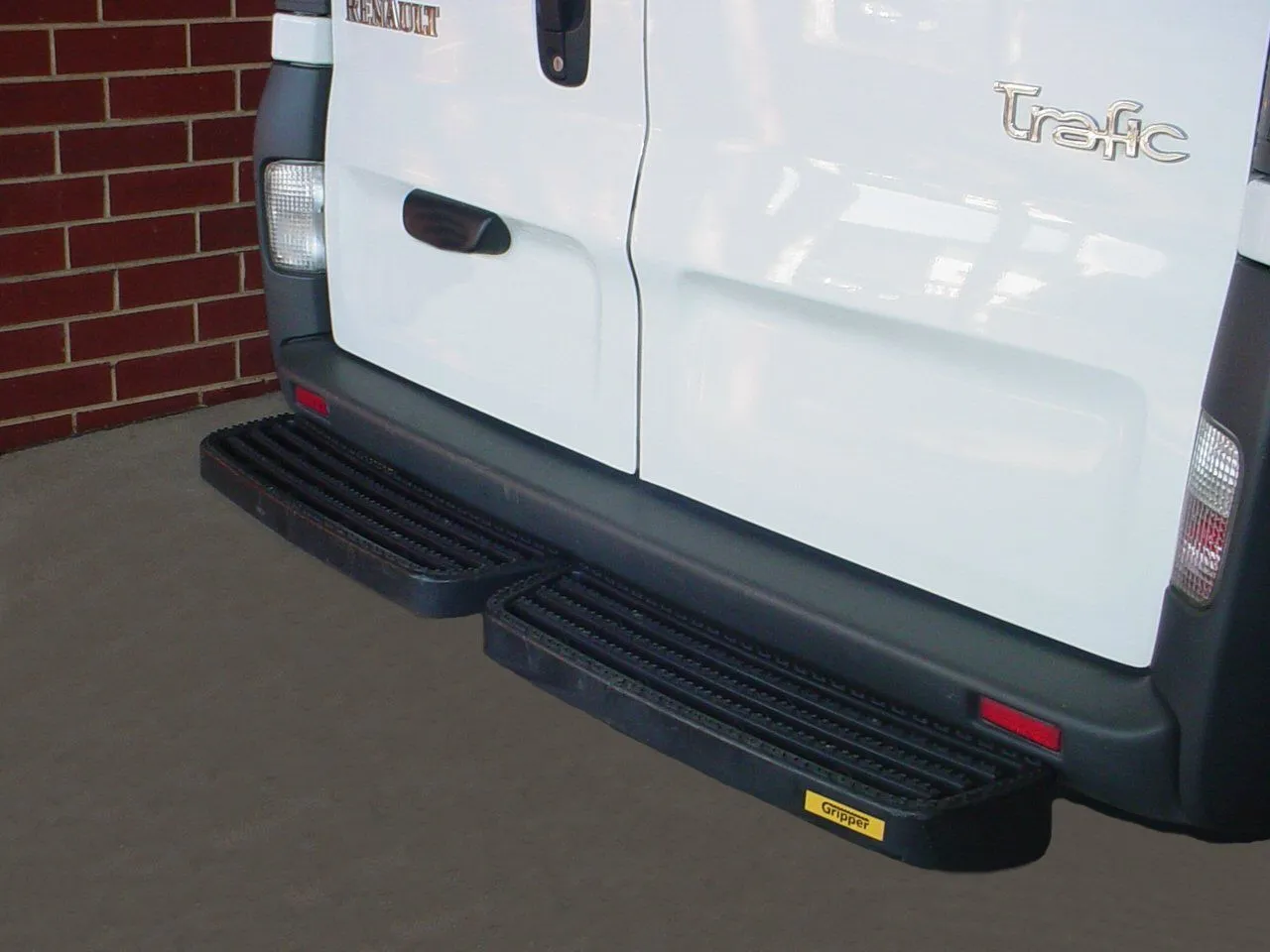 Renault Trafic Rear Step